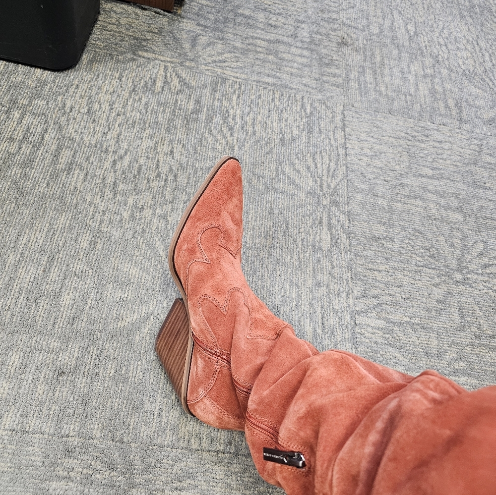 Vince camuto Beautiful knee high suade boots